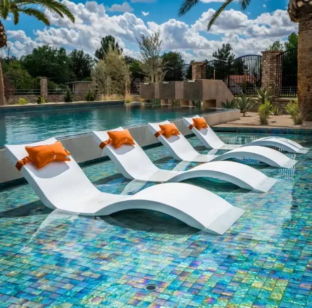 Chaise longue de piscine rebord chaises de plage de luxe meubles d'extérieur meubles de Patio chaise