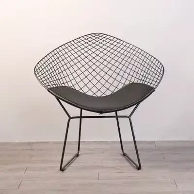 Tables et chaises de loisirs en plein air, jardin simple de cour, aménagement paysager de jardin mun