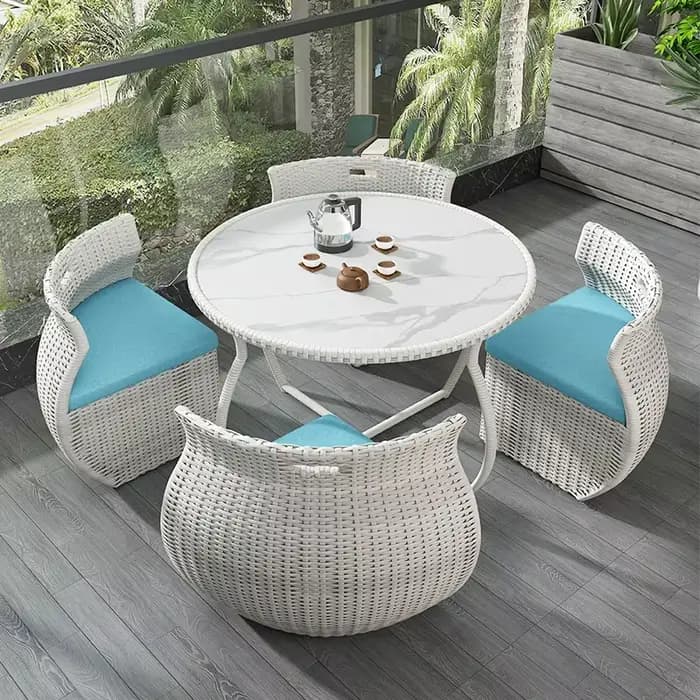Table et chaise de balcon extérieur