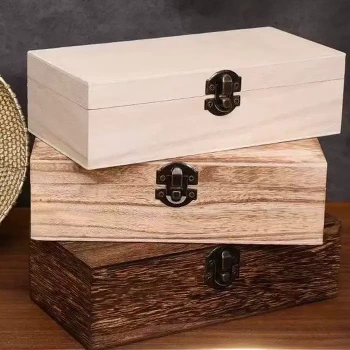 Boîte-cadeau en bois rectangulaire