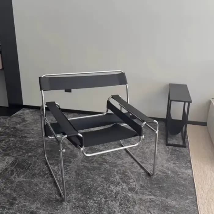 Chaise d'appoint inspirée du design, cadre en acier inoxydable avec selle, siège en cuir, chaise de salon moderne, chaises de salle à manger pour la maison
