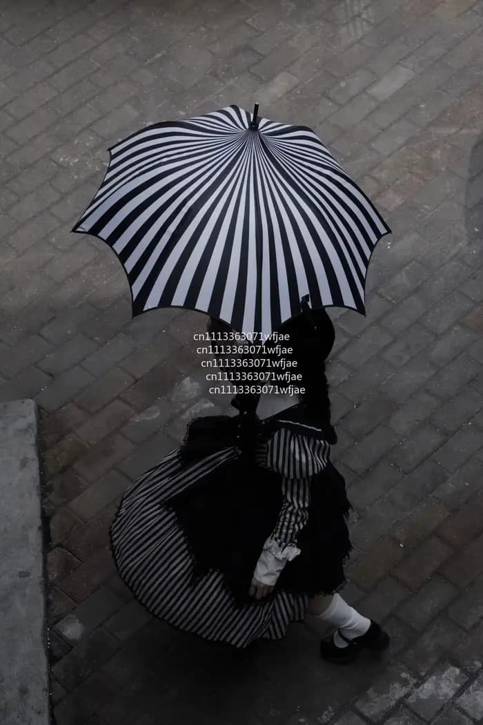 Parapluie pagode octogonal à rayures gothiques