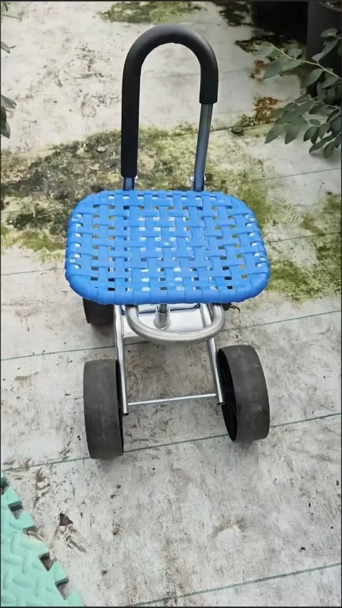 Nouvel outil de travail de jardinage : Petit tabouret agricole mobile avec roues