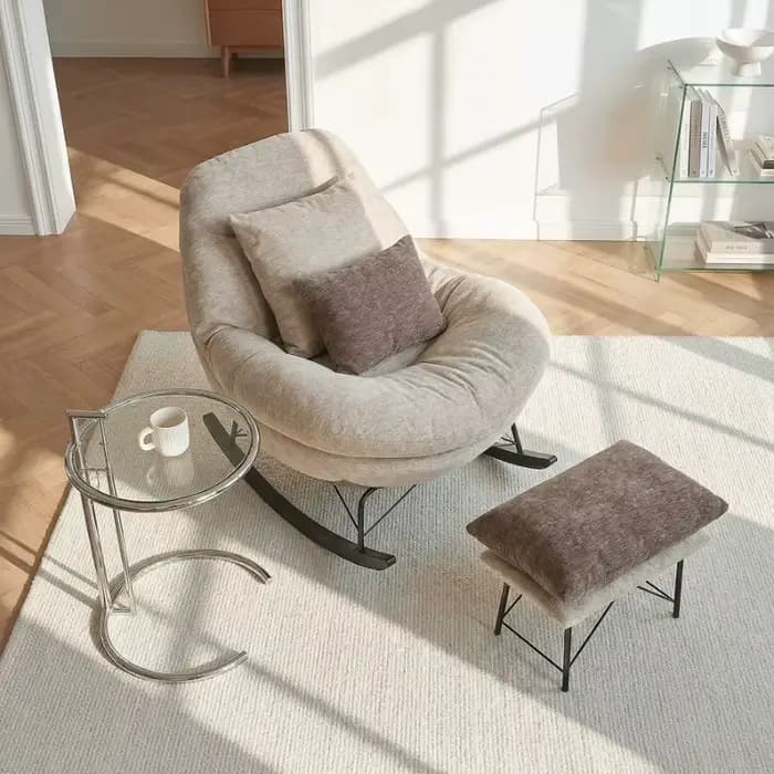 Chaises de balcon avec repose-pieds