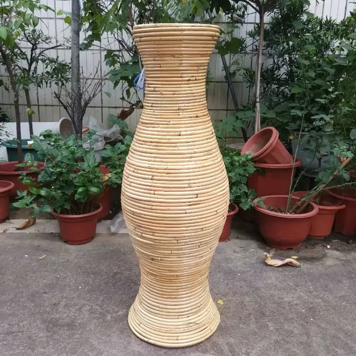 Grand Vase de sol en rotin tissé naturel