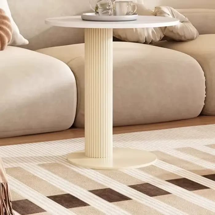 Table basse de style crème