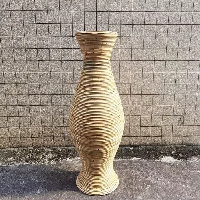 Grand Vase de sol en rotin tissé naturel
