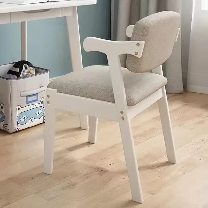 Chaise à dossier en bois massif