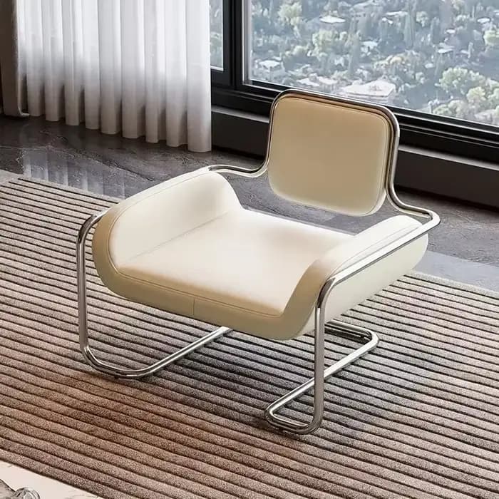 Chaise individuelle de forme spéciale