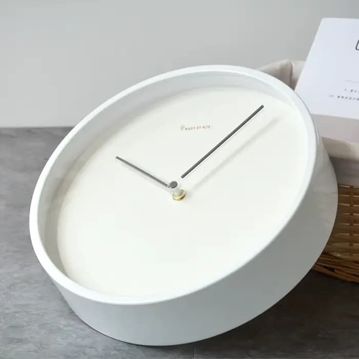 Horloge murale minimaliste moderne pour salon, Style nordique, luxe, silencieuse, métal blanc, horloge artistique décorative pour la maison