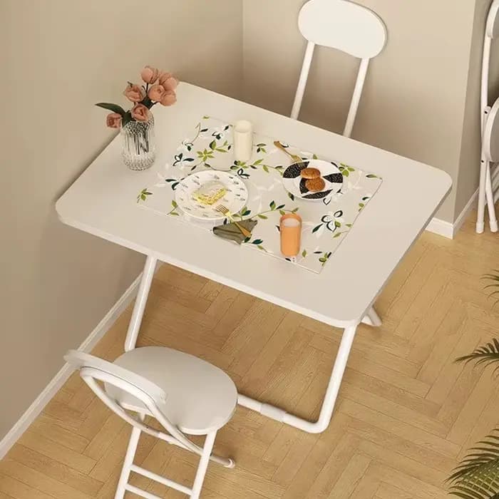 Table et chaises pliantes pour salle à manger