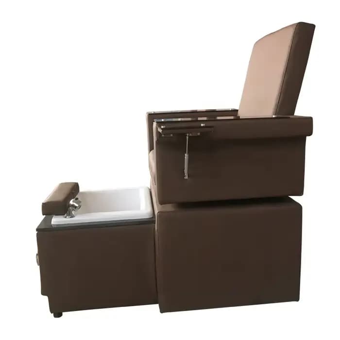 Fauteuil de pédicure de luxe moderne avec massage pour salon de manucure et spa, idéal pour les soins des pieds et la relaxation.
