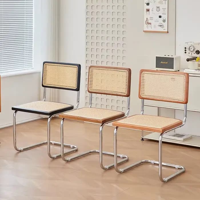 Chaises de salle à manger modernes du milieu du siècle avec cadre en métal