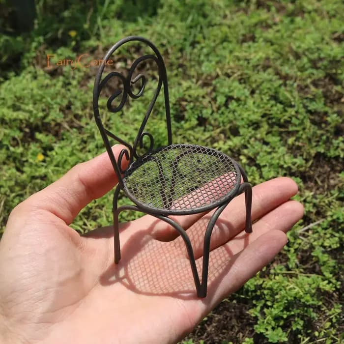 Table et chaises de jardin féerique en métal