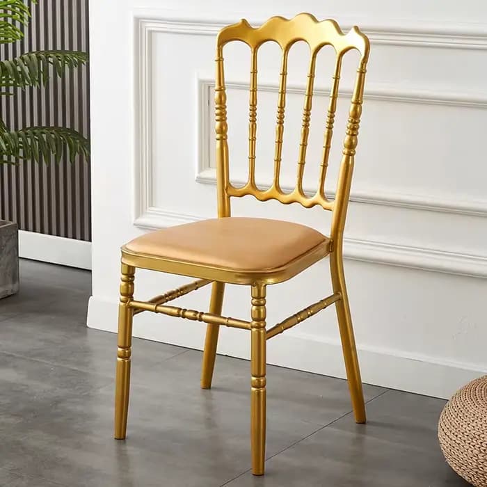 Chaises de salle à manger modernes empilables