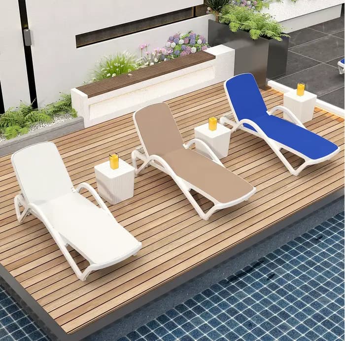 Meubles d'extérieur de style moderne, meubles de piscine et de plage, transats, chaises longues, meu