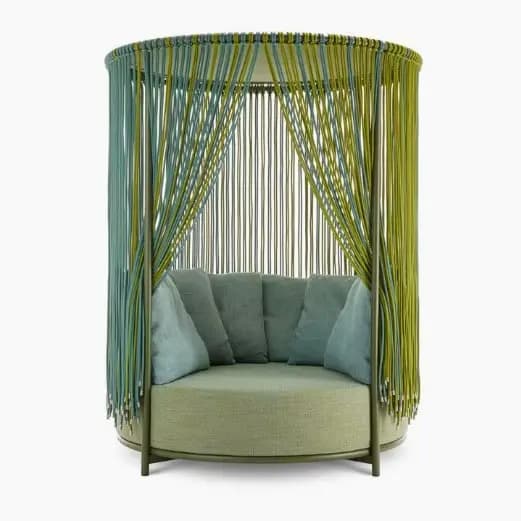Chaise longue ronde d'extérieur de style européen, en rotin PE résistant aux intempéries, avec auven