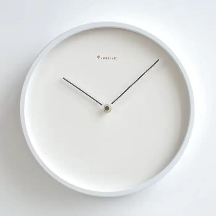 Horloge murale minimaliste moderne pour salon, Style nordique, luxe, silencieuse, métal blanc, horlo