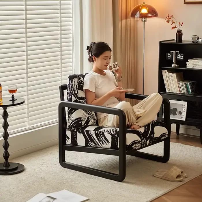 Fauteuil de maquilleur élégant avec accoudoirs pour salon