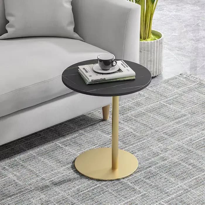 Petite table basse d'angle ronde pour appartement