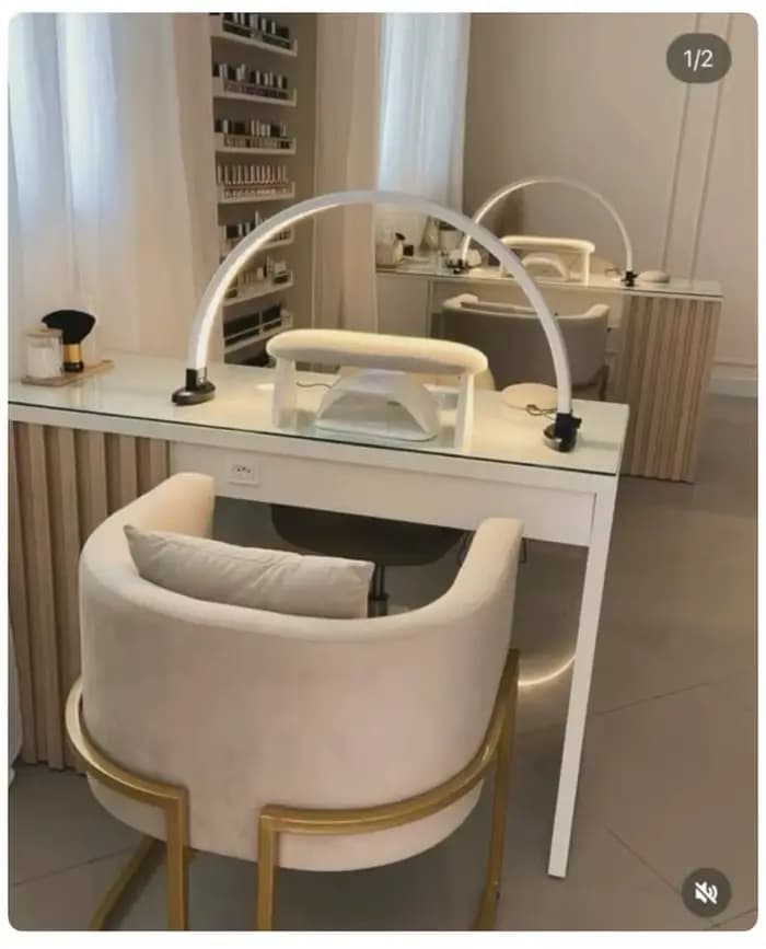 Équipement de Salon de manucure personnalisé, Table de technologie d'ongles en bois massif avec collecteur de poussière, bureau et chaise de manucure à vendre