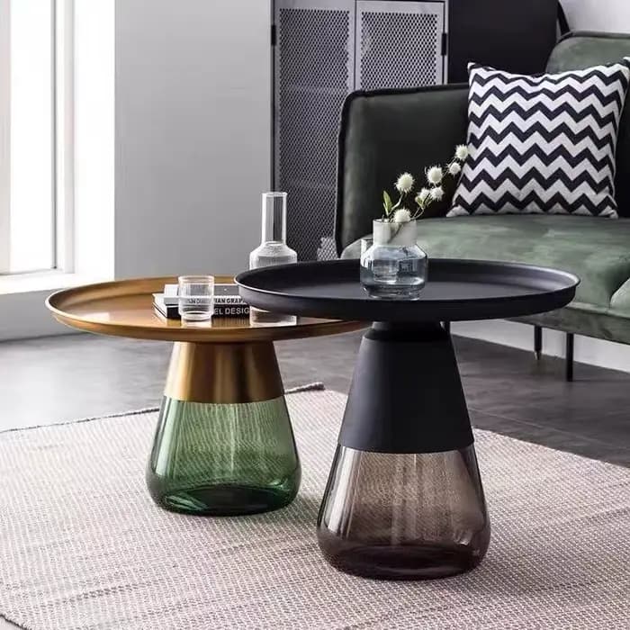 Table d'appoint ronde en métal pour salon