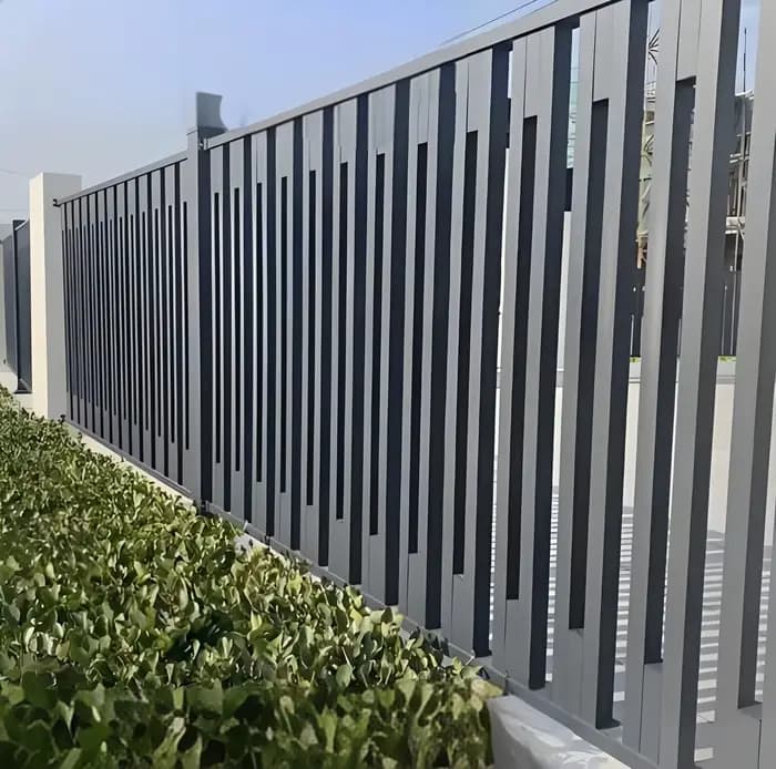Planche de jardin extérieure tubulaire en aluminium et métal