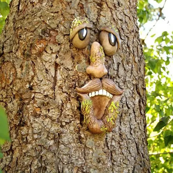 Décor de jardin enchanteur en résine avec visage d'arbre