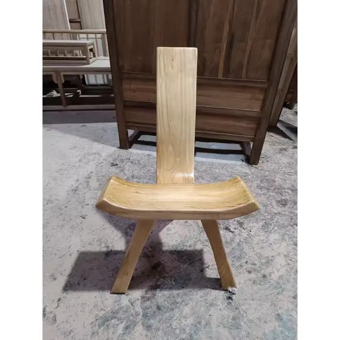 Chaise de loisirs haut de gamme en bois massif à trois pieds avec dossier