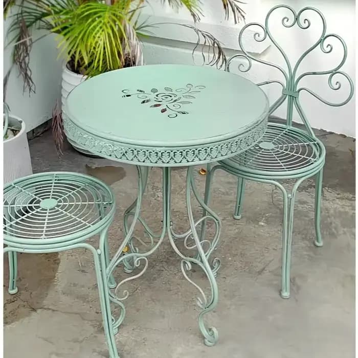 Table d'extérieur en fer européen