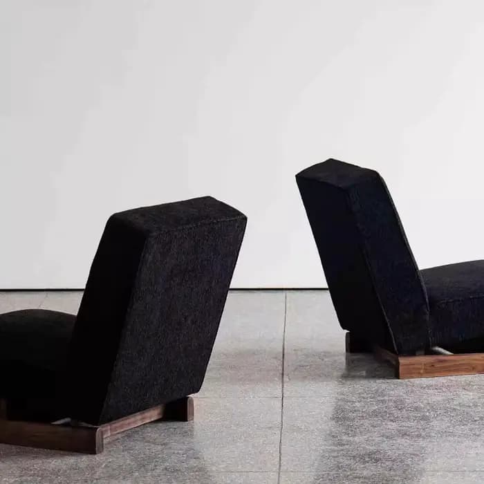 Fauteuil lounge vintage en bois massif