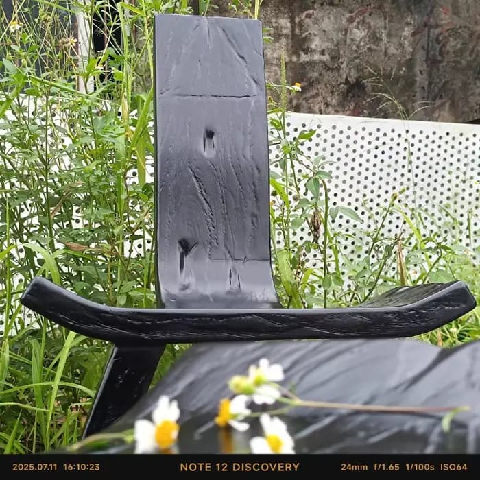 Chaise de loisirs haut de gamme en bois massif à trois pieds avec dossier