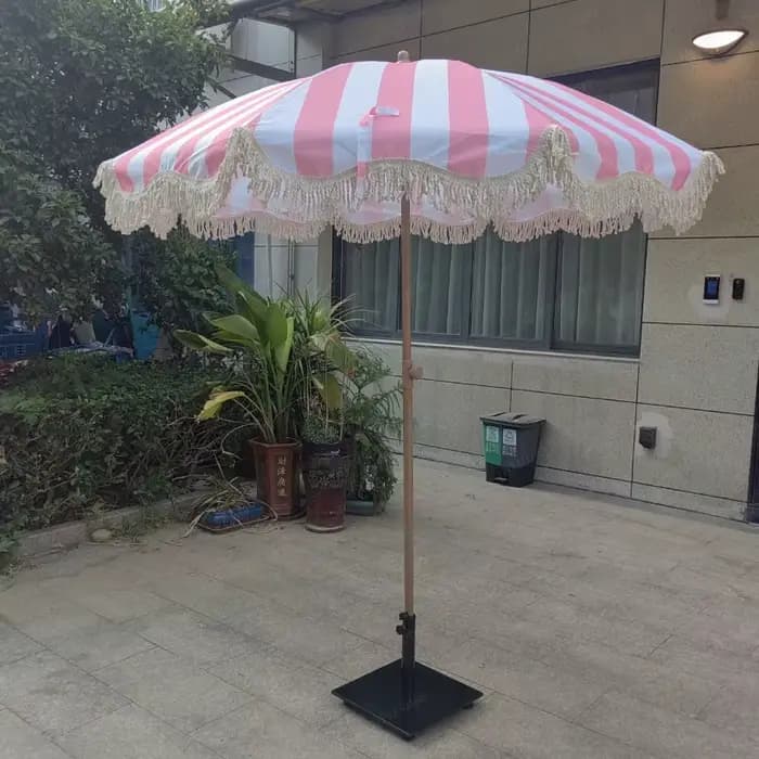 Parasol de marché avec pompon