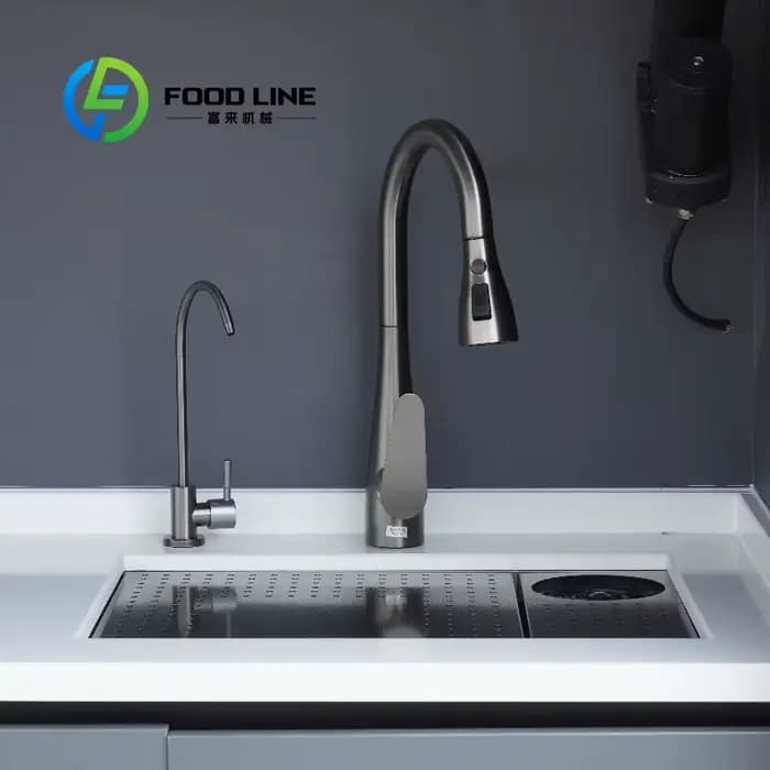 Ensemble de cuisine extérieure modulaire en acier inoxydable préfabriqué sur mesure avec comptoir de bar pour le camping en plein air