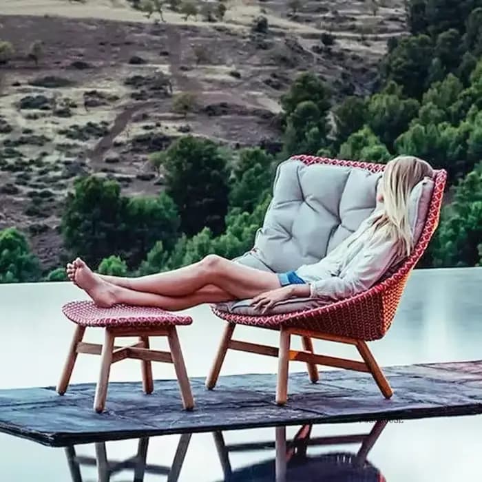 Chaises de jardin design en teck pour villa