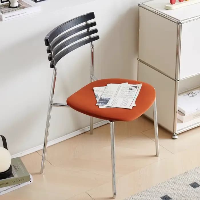 Chaises de salle à manger Vintage françaises en bois massif