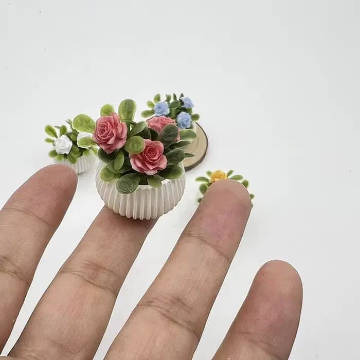 ☌ 1 pièce Décoration de scène de salon pour maison de poupée, Modèle de plante miniature en pot (rose), Artisanat de paysage miniature