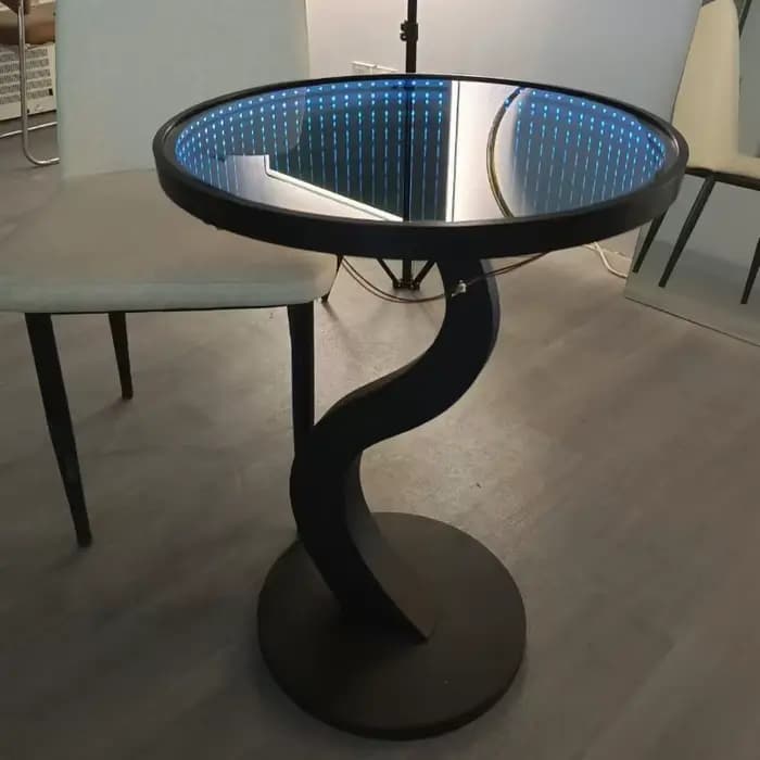 Table basse ronde éclairée en métal