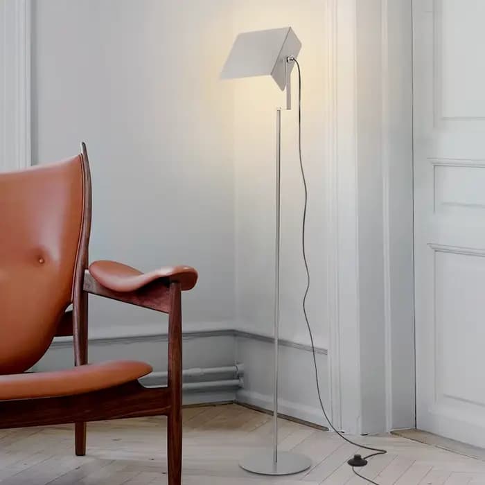 Lampe LED autoportante en acier inoxydable