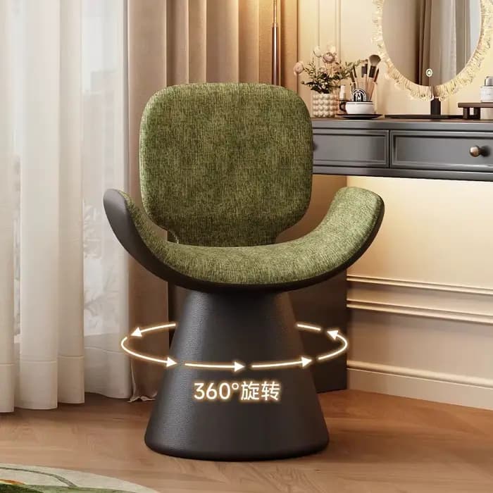Chaises de salon minimalistes et confortables