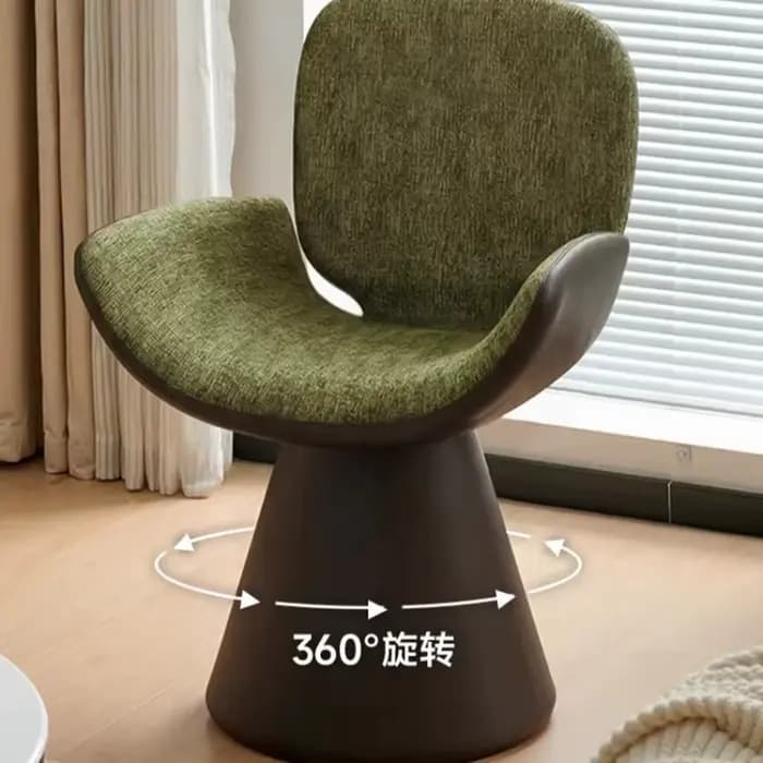 Chaises de salon minimalistes et confortables