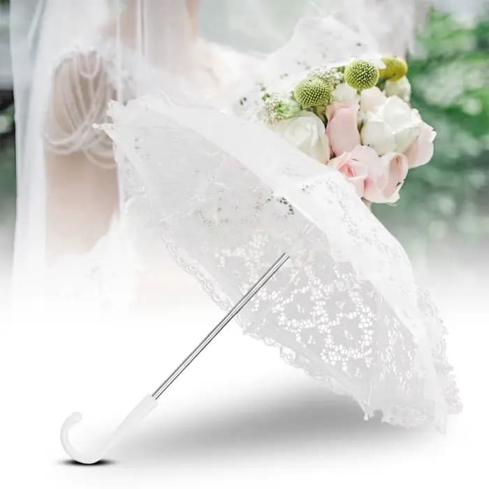 Parasol blanc vintage brodé de dentelle florale