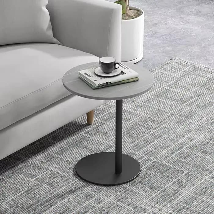 Petite table basse d'angle ronde pour appartement