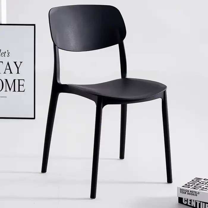Chaises de salle à manger en plastique ultralégères