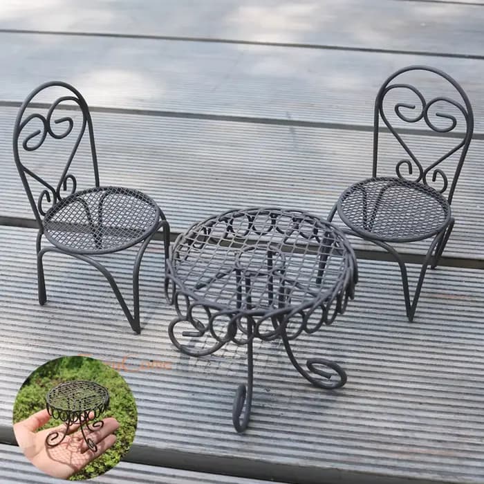Table et chaises de jardin féerique en métal