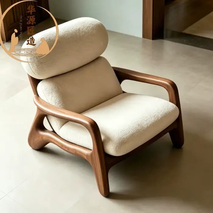 Fauteuil de salon en bois