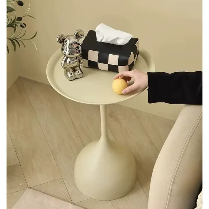 Table d'angle noire moderne et minimaliste pour salon
