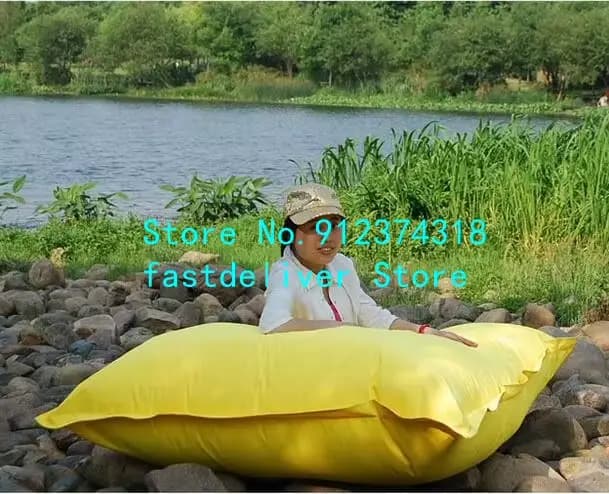 Pouf flottant surdimensionné de luxe