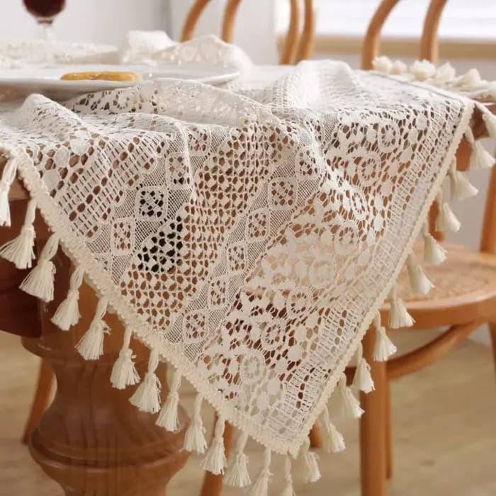 Nappe de Table à pampilles au Crochet de jardin français