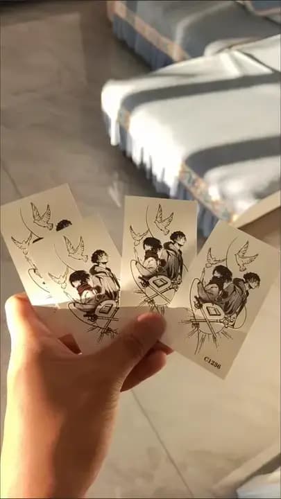 Tatouages temporaires d'anime L'Attaque des Titans, dessin animé Eren Mikasa, art corporel, tatouage factice imperméable, autocollant de tatouage, autocollant corporel